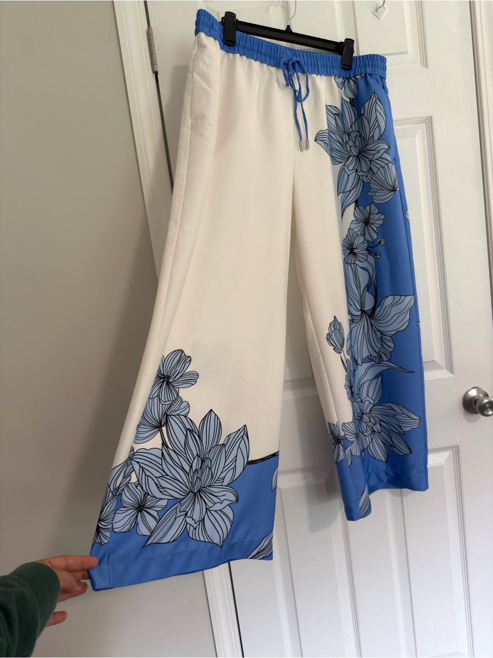 Eliane Rose White Blue Floral Wide-Leg Culotte Pants Satin Drawstring Elastic XL